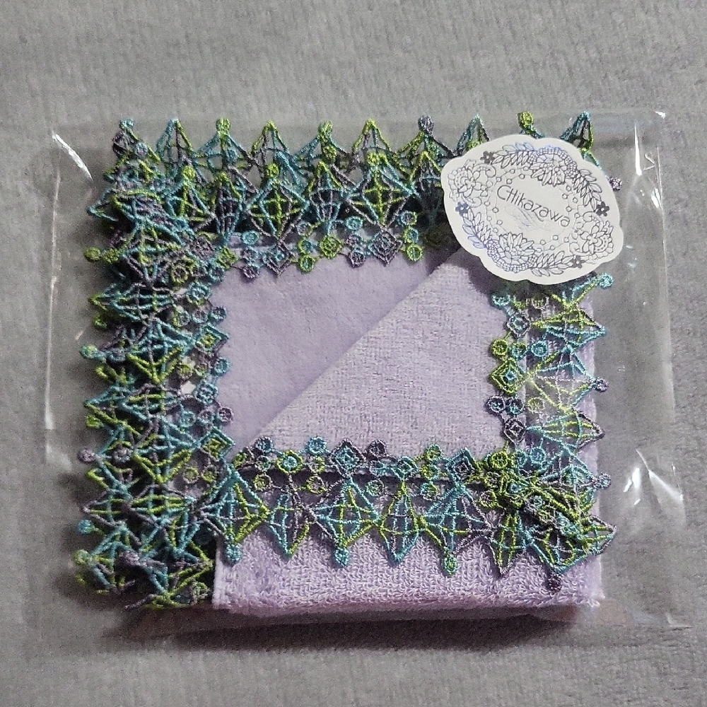 NWT π Japanese Gift Towel π - Picture 1 of 11